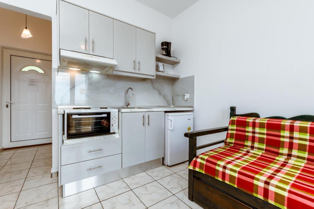Asterina Seaside Apartments Kalivai Exteriör bild