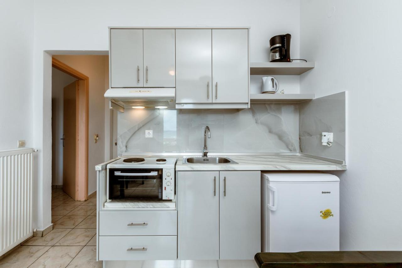 Asterina Seaside Apartments Kalivai Exteriör bild